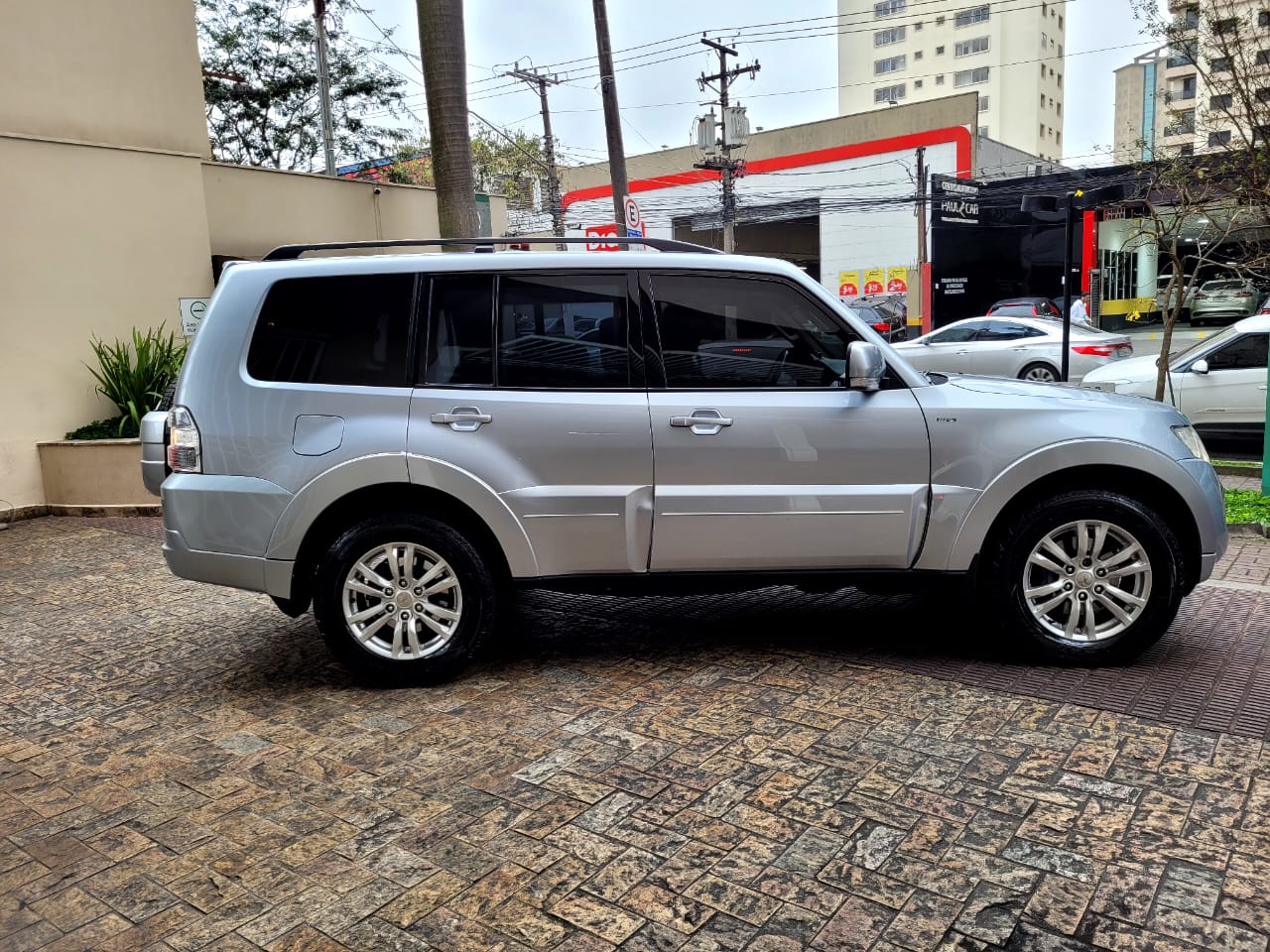 MITSUBISHI PAJERO FULL 2012/2013 BLINDADO
