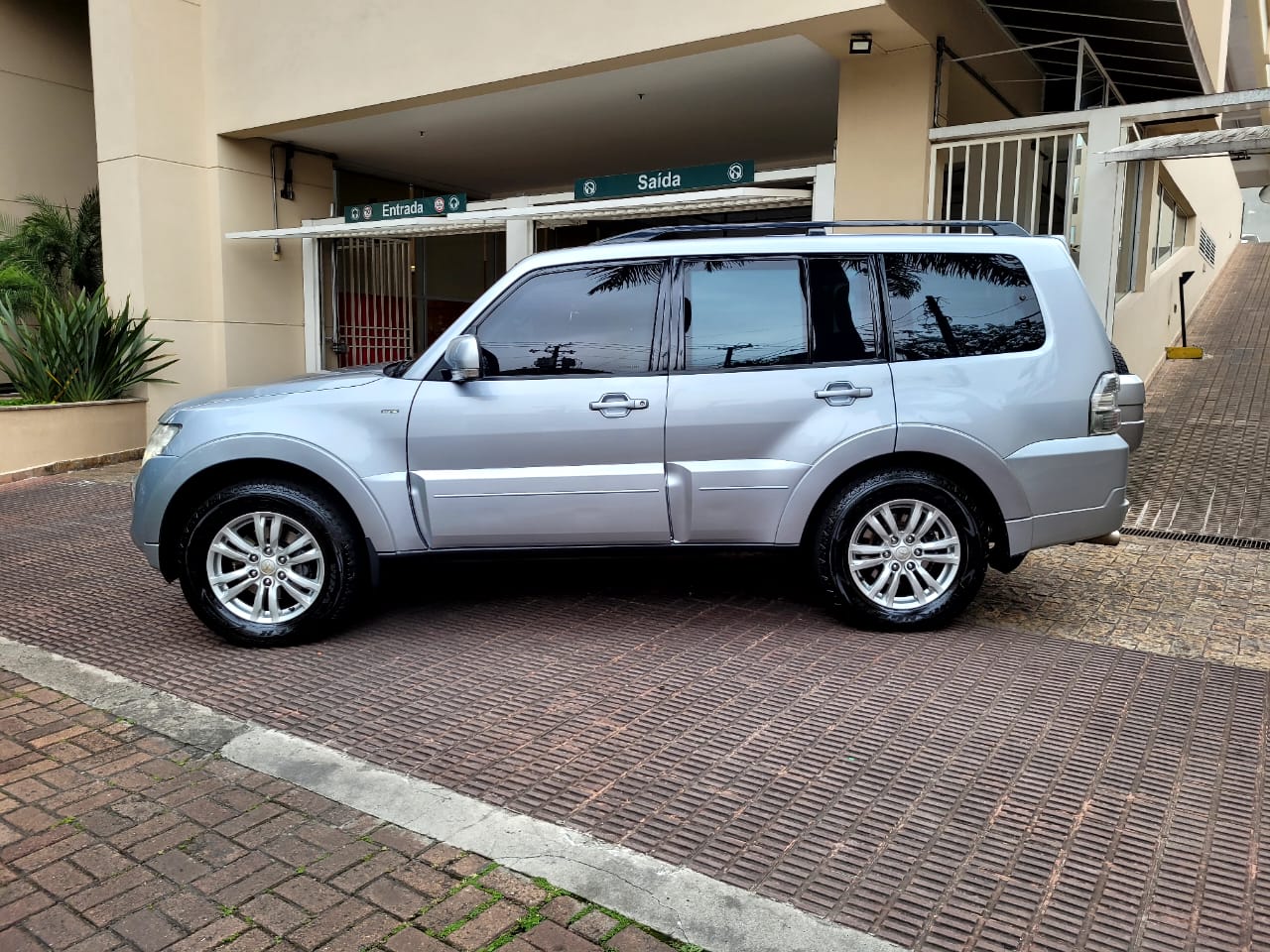 MITSUBISHI PAJERO FULL 2012/2013 BLINDADO