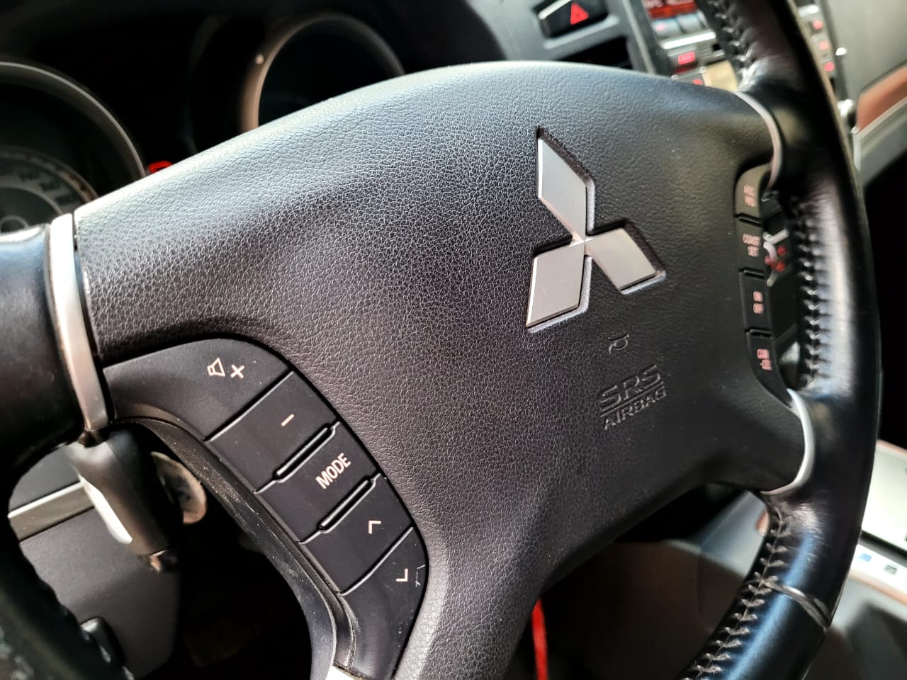 MITSUBISHI PAJERO FULL 2012/2013 BLINDADO