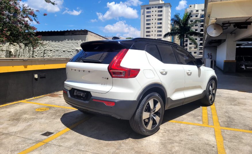 VOLVO   XC40  2.0 T5 GASOLINA MOMENTUM AWD GEARTRONIC