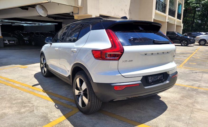 VOLVO   XC40  2.0 T5 GASOLINA MOMENTUM AWD GEARTRONIC