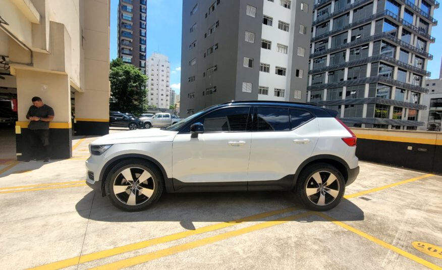 VOLVO   XC40  2.0 T5 GASOLINA MOMENTUM AWD GEARTRONIC