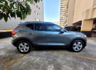 VOLVO   XC40