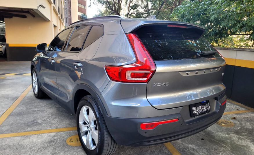 VOLVO   XC40