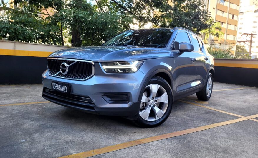 VOLVO   XC40