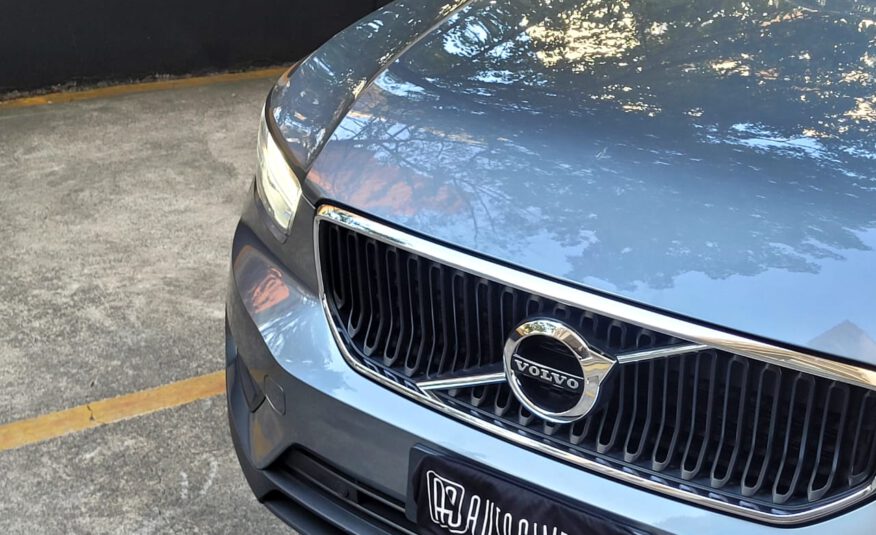 VOLVO   XC40