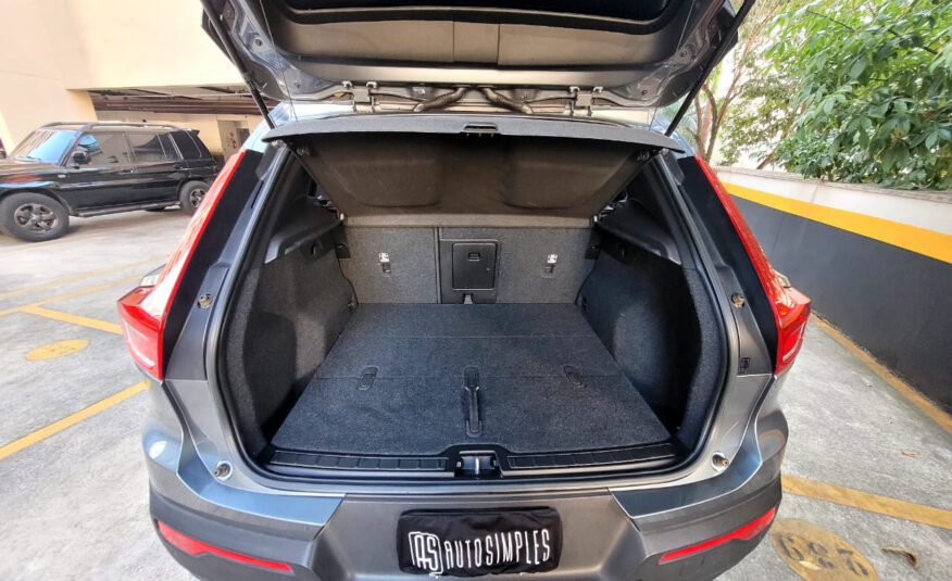 VOLVO   XC40