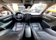 VOLVO   XC40