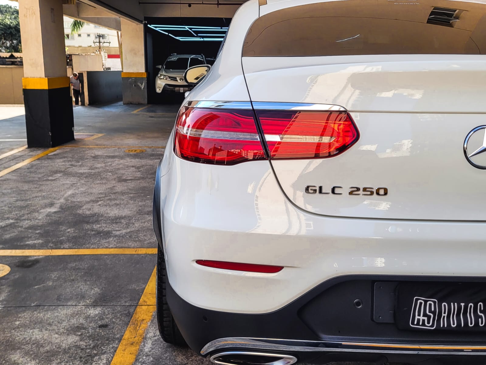 MERCEDES-BENZ GLC 250 2.0 CGI GASOLINA COUPÉ 4MATIC 9G-TRONIC